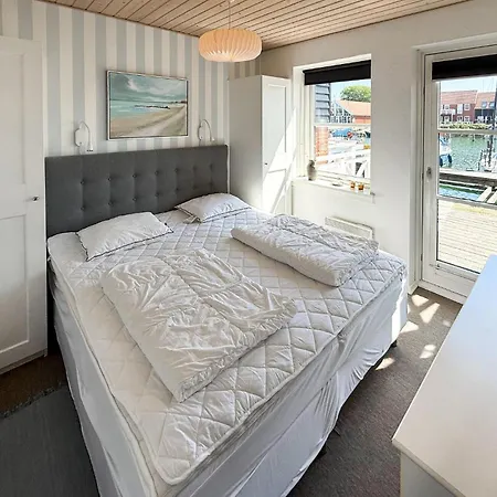 Amazing In With House Sea View Apartmán *